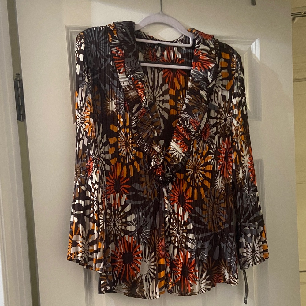 🧡 Women’s new directions Floral Ruffle V-Neck Blouse